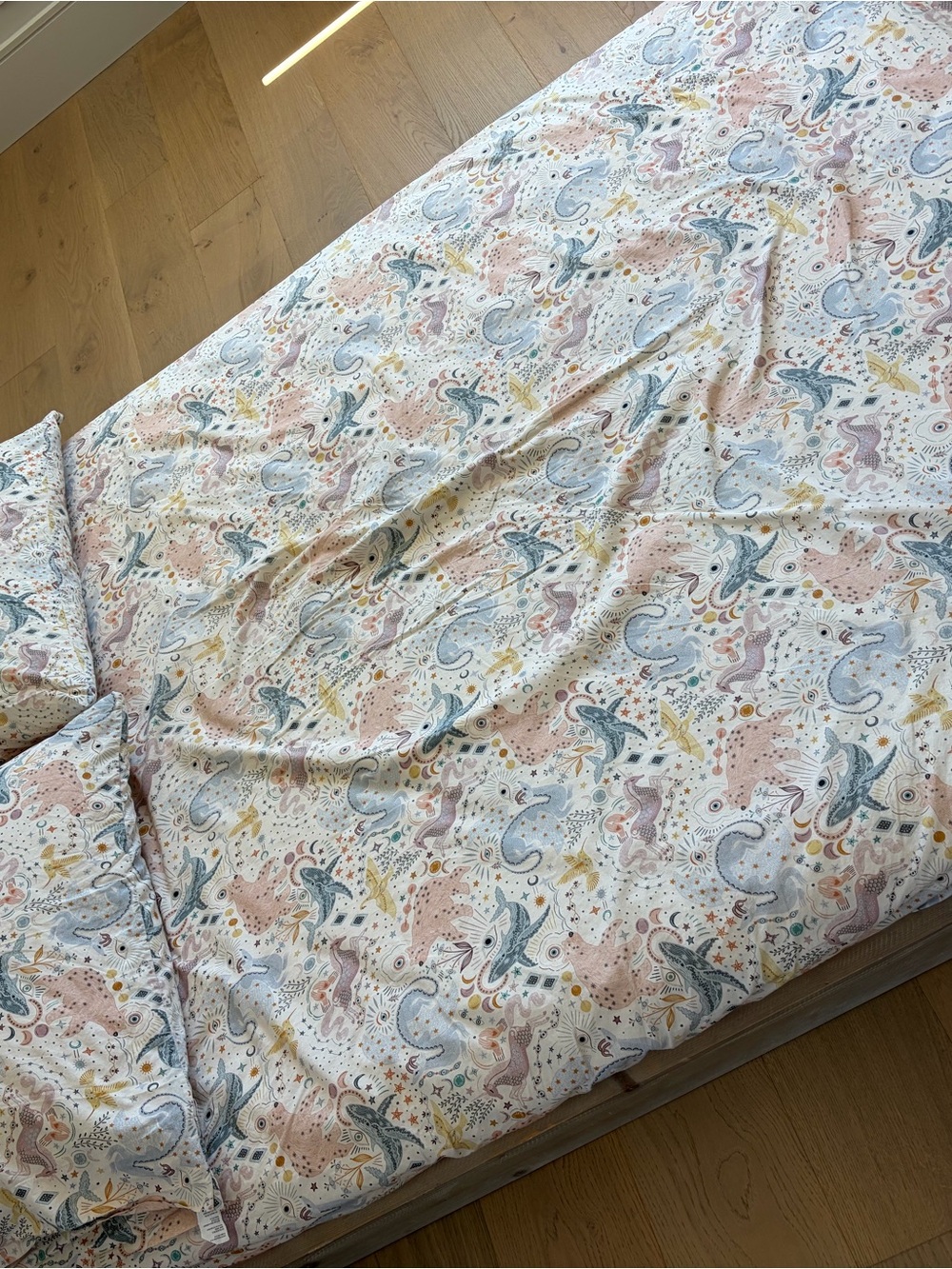 Crate&Barrel Kids Organic Cotton Sheet Set in Pastel Pink, Blue, Cream - Picture 6 of 8